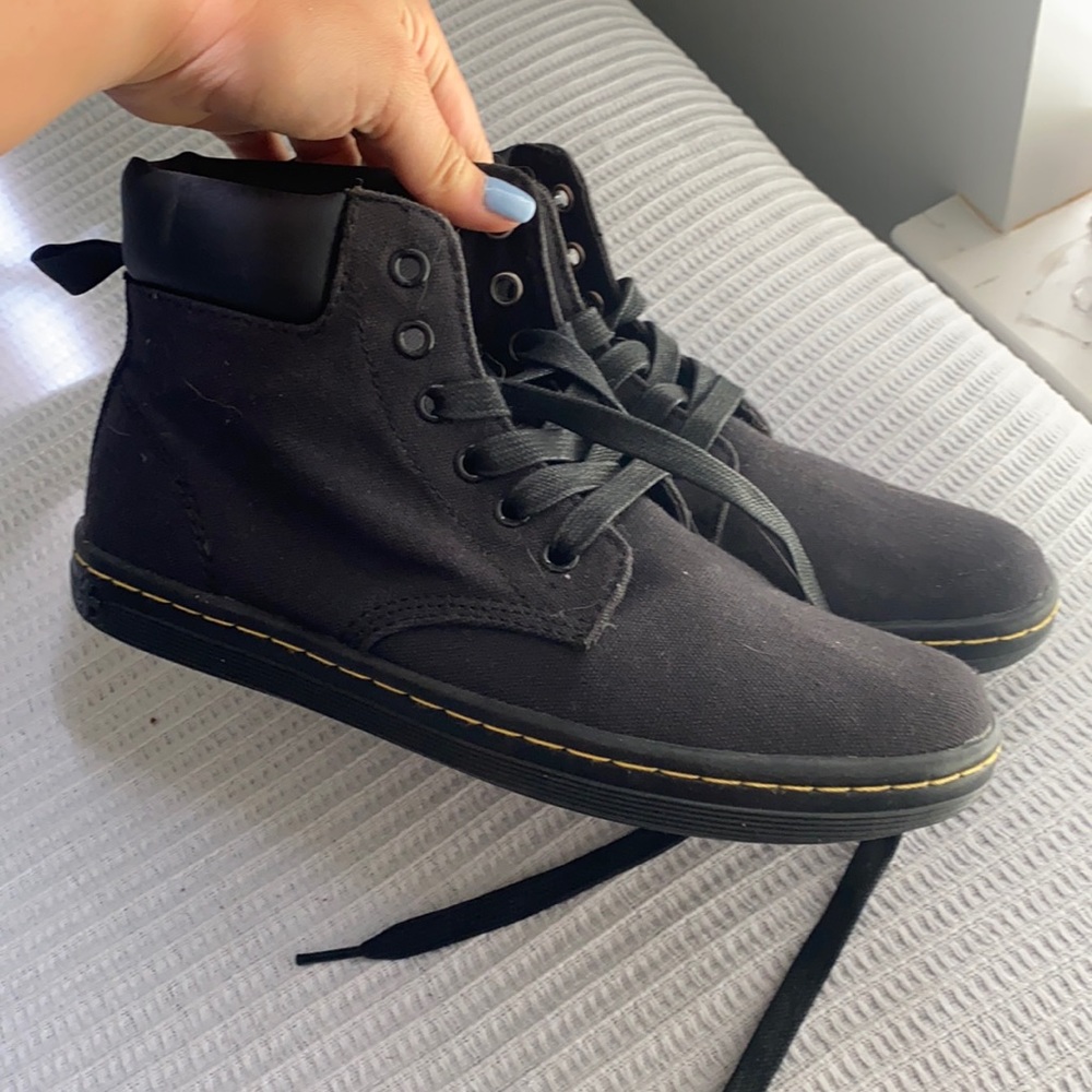 Doc. Martens. Air water